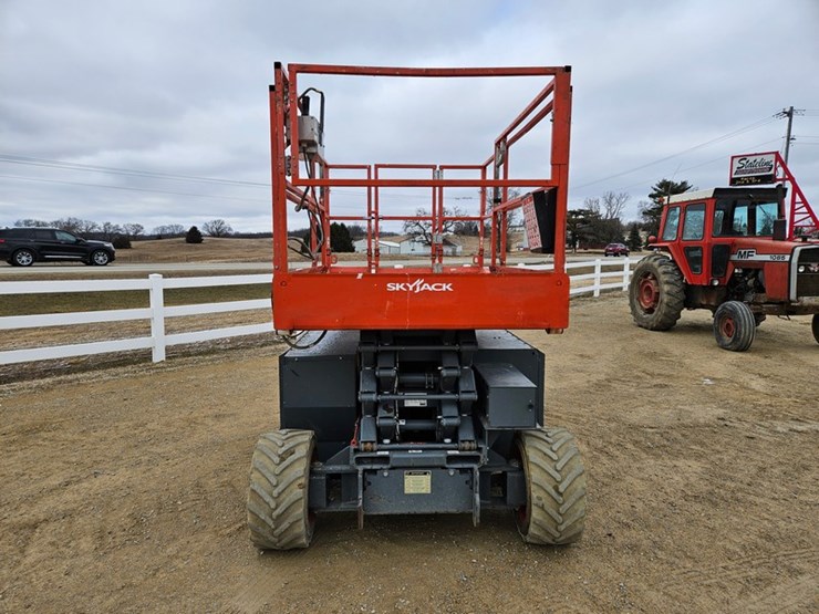 2017-skyjack-sj6832rt-image-8