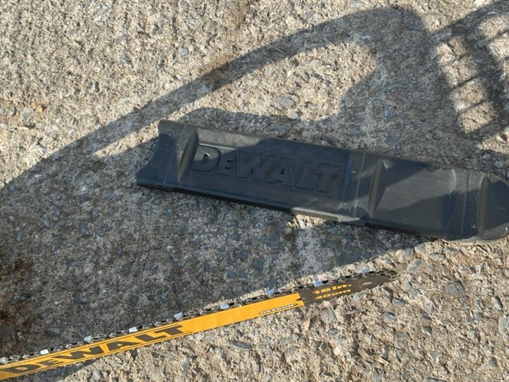 #104-•-dewalt-chainsaw-and-reciprocating-saw-image-3