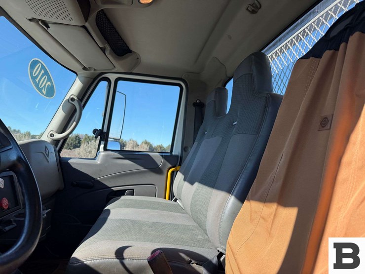 2010-international-durastar-4400-image-57