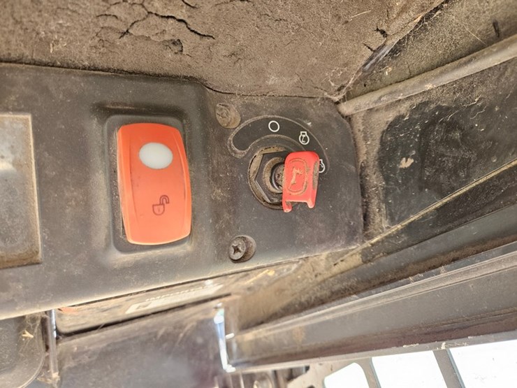 2007-deere-ct322-image-24