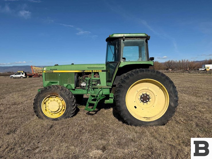 1992-john-deere-4560-image-2