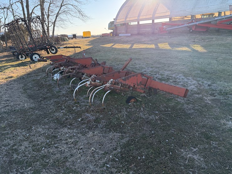 #209032-•-used-cultivator-image-3