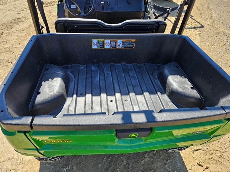 2023-john-deere-gator-image-11