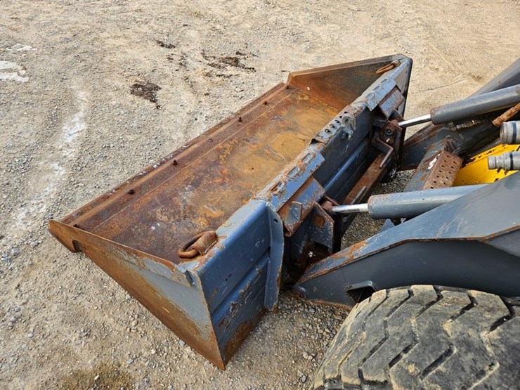 new-holland-ls180-image-10