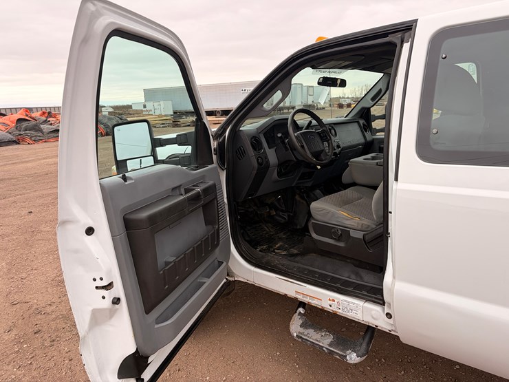 2015-ford-f550-image-19