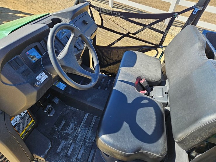 2023-john-deere-gator-image-14