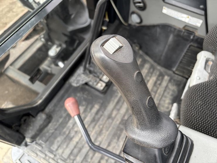 2021-bobcat-e60-image-30