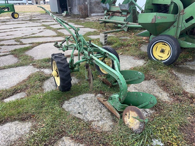 john-deere-12-image-6