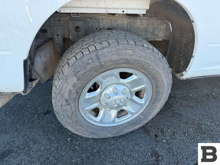 2014-dodge-2500-image-22