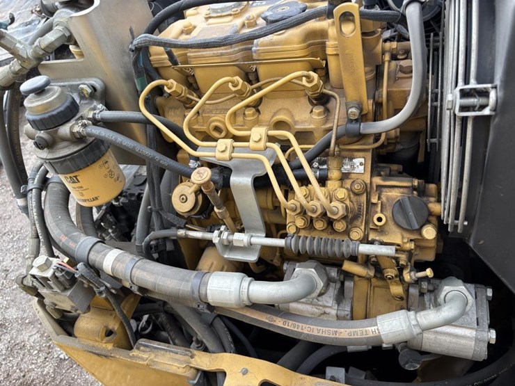 caterpillar-cb24-image-28