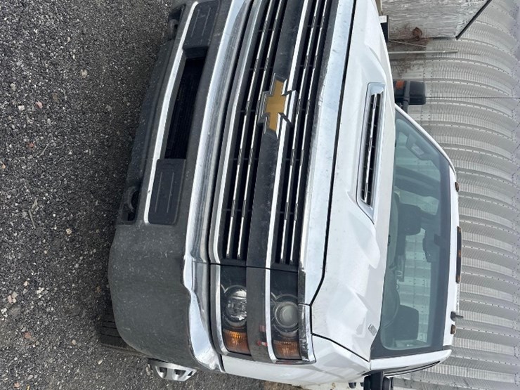 2018-chevrolet-3500hd-image-2