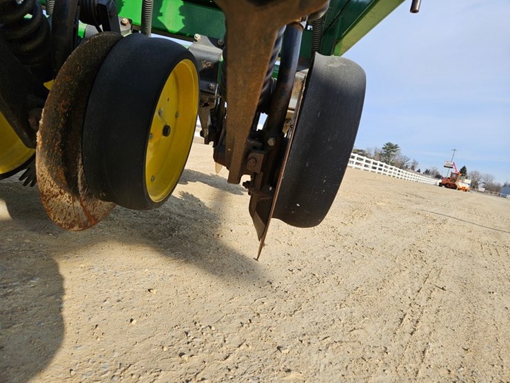 john-deere-750-image-31