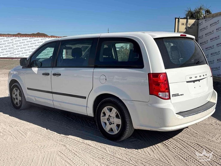 2012-dodge-grand-caravan-image-4