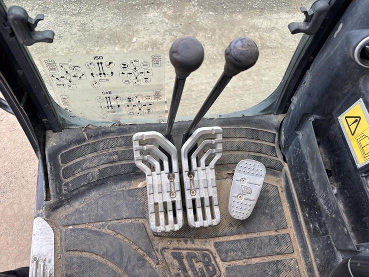 2012-jcb-js160-image-25