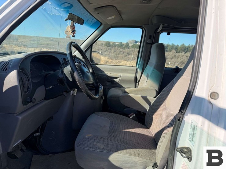 1999-ford-econoline-350-image-24