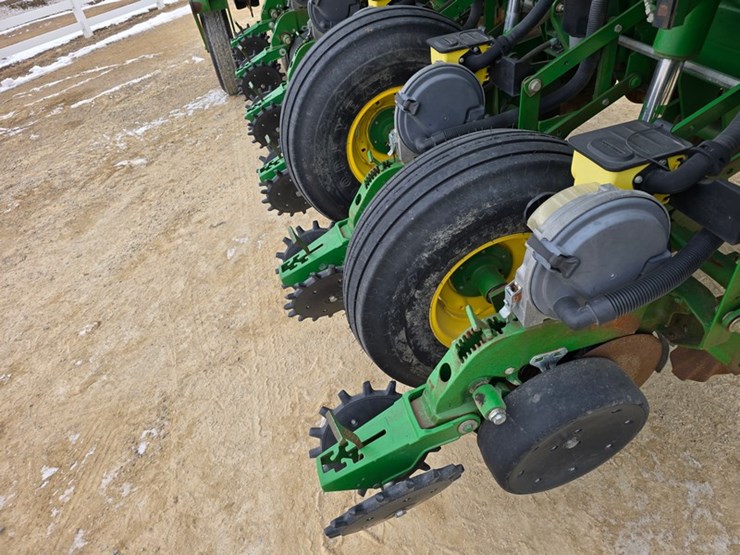 john-deere-1790-image-15