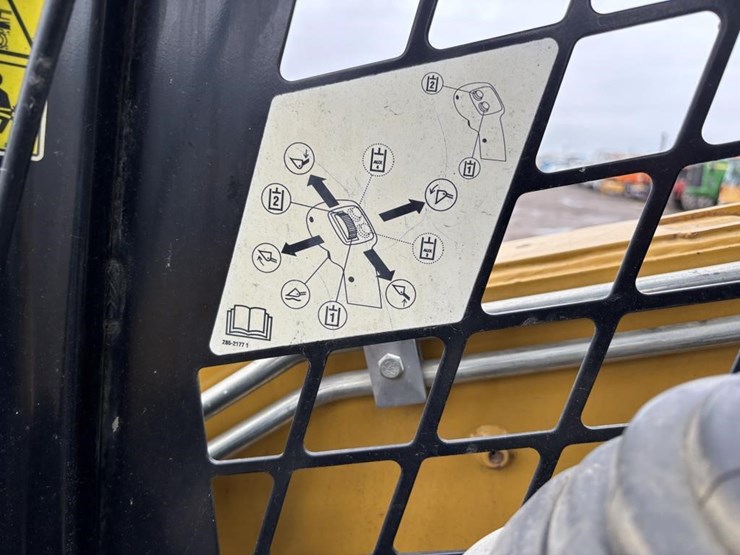 caterpillar-246c-image-24