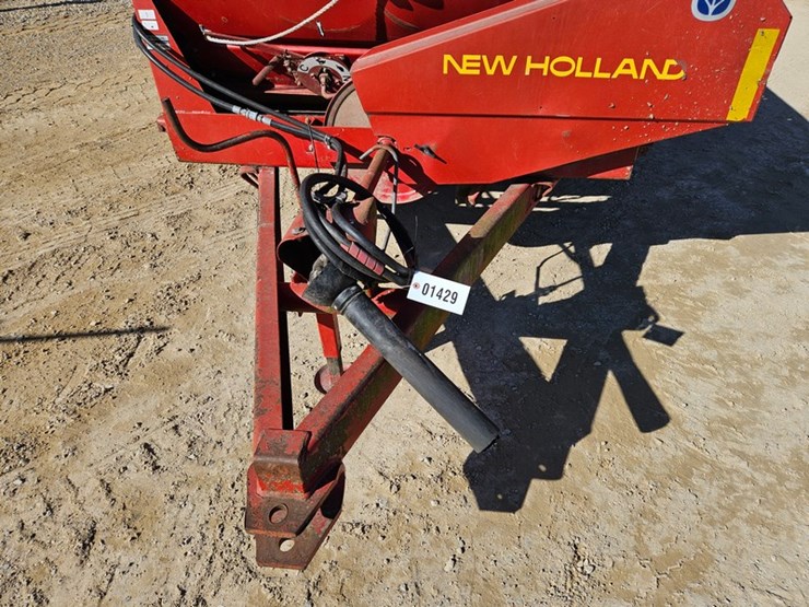 new-holland-185-image-11