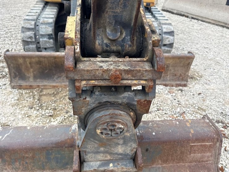 2014-deere-60g-image-8