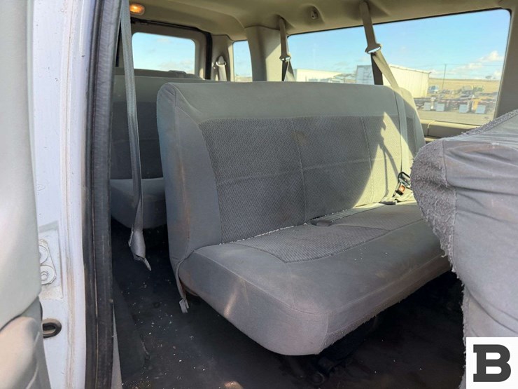 2006-ford-econoline-350-image-21