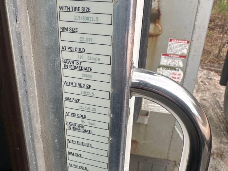 2015-kenworth-t370-image-16