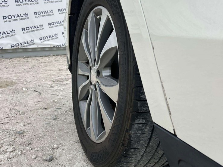 2014-mercedes-benz-gl450-image-27