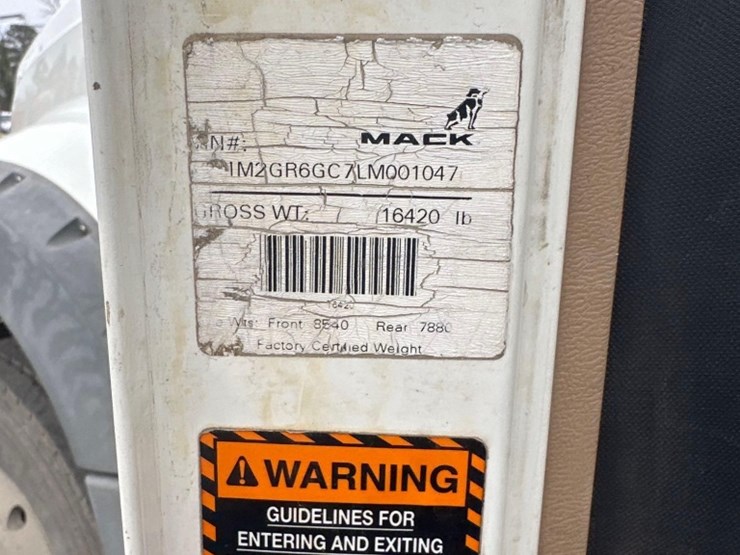 2020-mack-gr64f9-quad/a-dump-truck-image-17