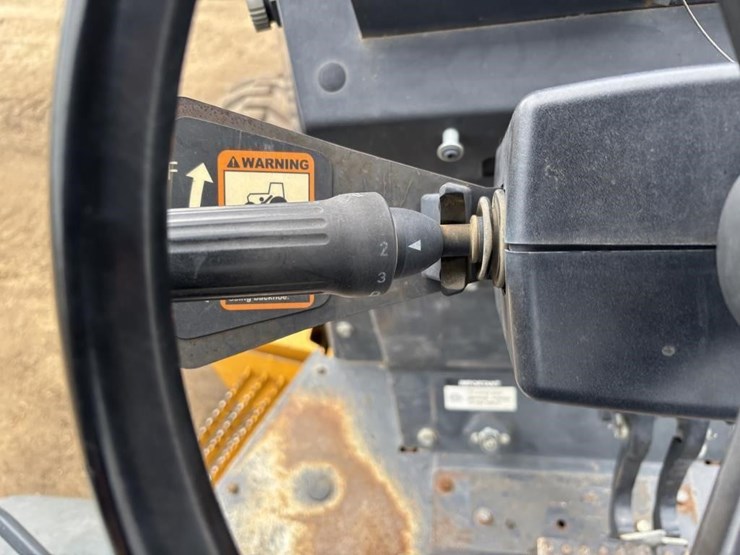 2018-deere-210lep-image-14