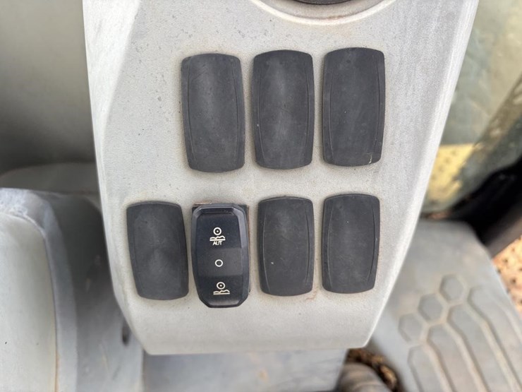 caterpillar-420f2-image-41