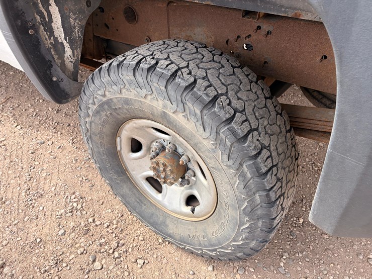 2010-chevrolet-silverado-pickup-image-19