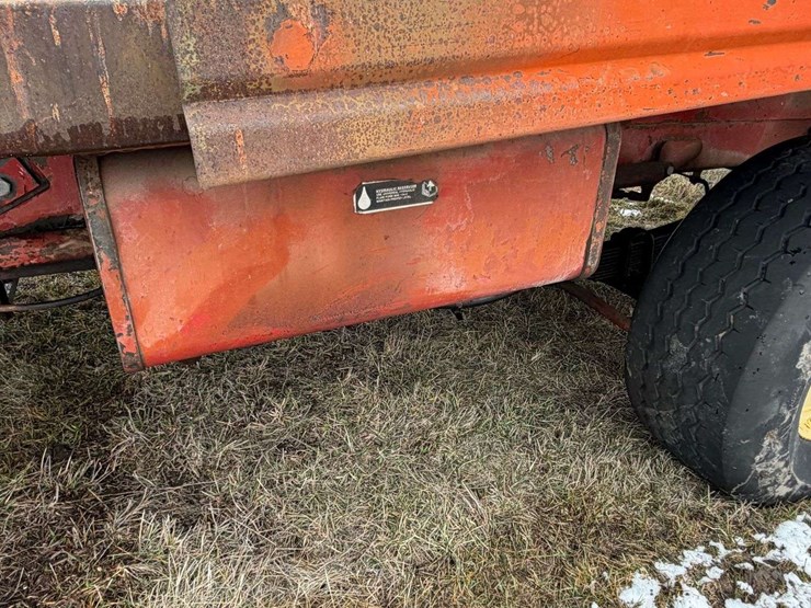 new-holland-1075-image-28