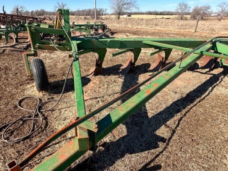 blanchat-10-bottom-plow-image-11