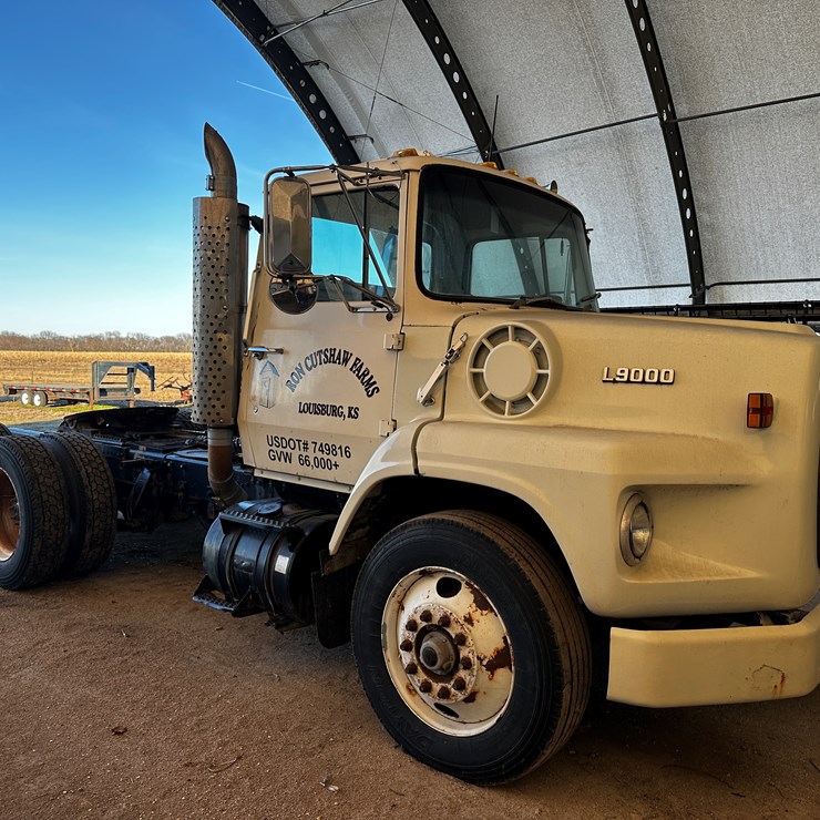 1989 FORD L9000