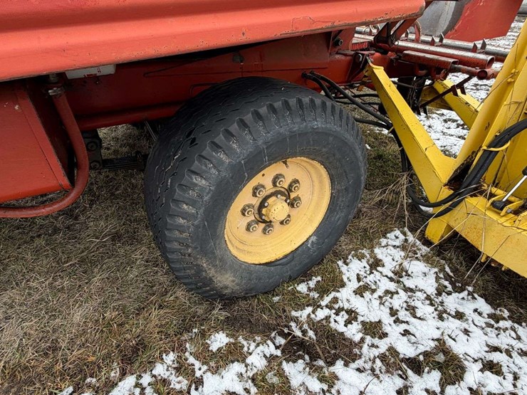 new-holland-1085-image-30