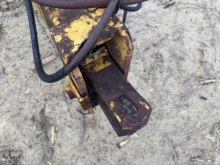 kbh-pt-12-row-liquid-fertilizer-applicator-image-3