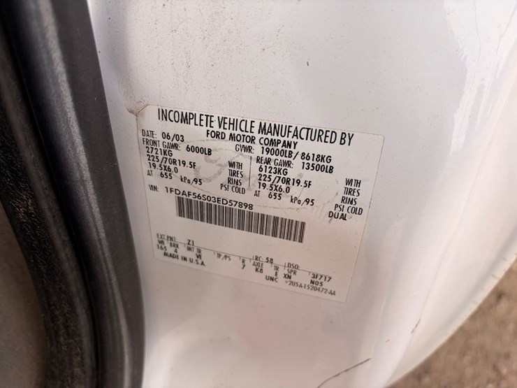 2003-ford-f550-image-29