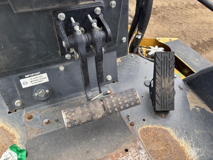 2018-deere-210lep-image-21