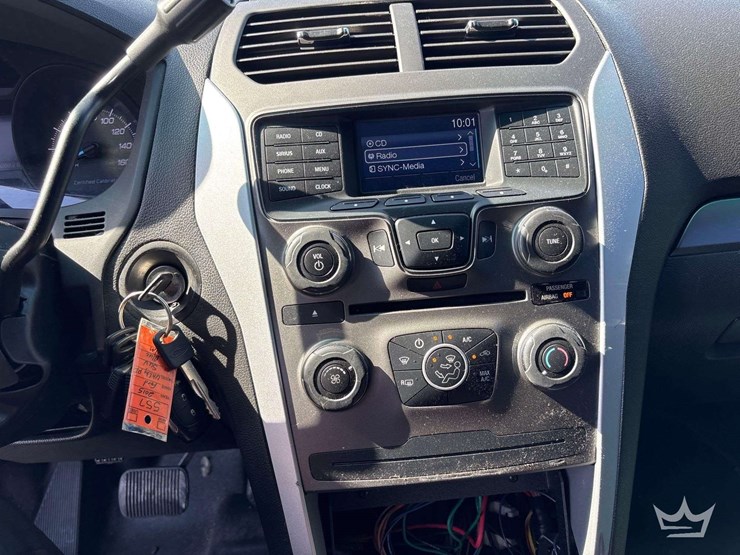 2015-ford-explorer-image-14