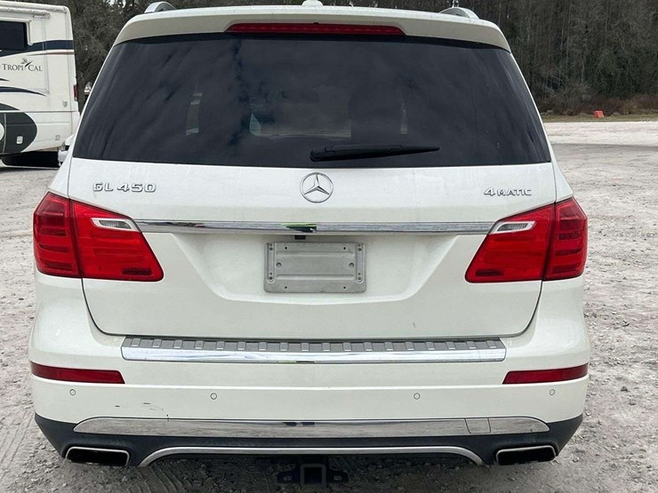 2014-mercedes-benz-gl450-image-28