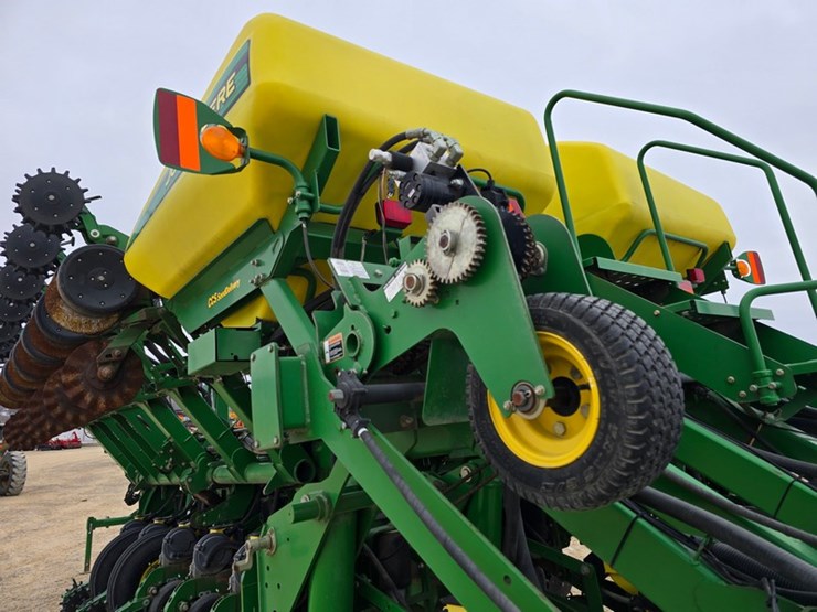 john-deere-1790-image-22