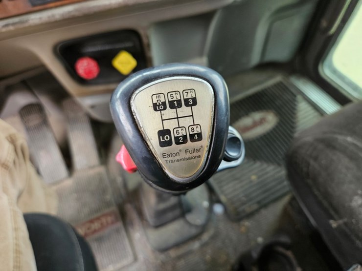 2006-peterbilt-379-image-61