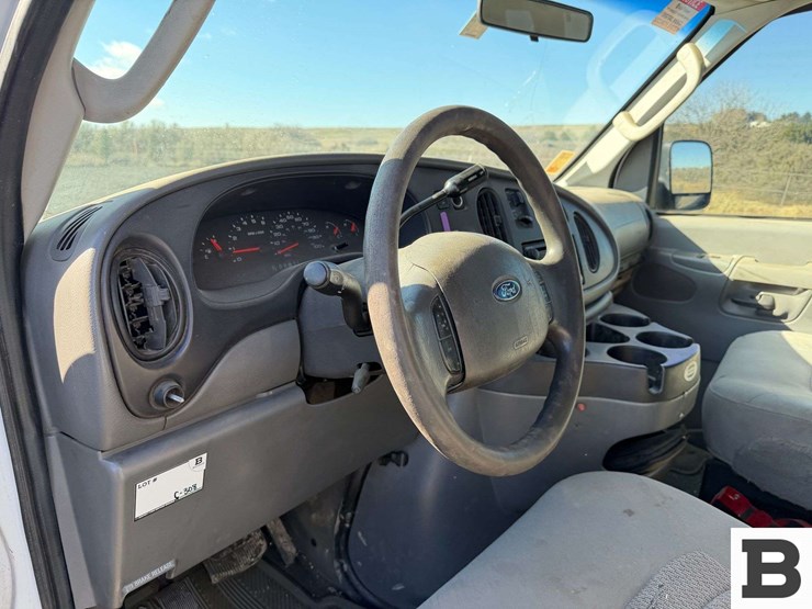 2006-ford-econoline-350-image-25