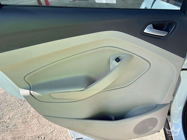 2016-ford-escape-image-23