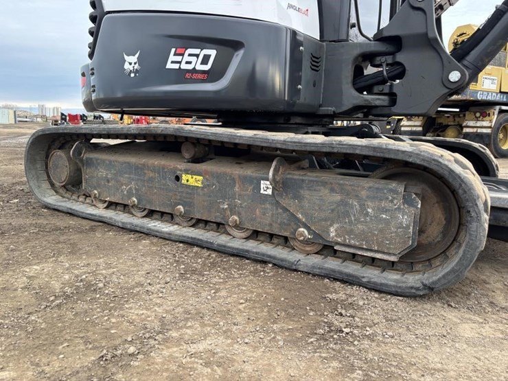 2021-bobcat-e60-image-25