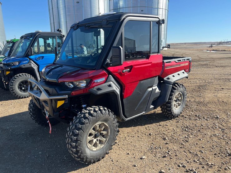 2025-can-am-hd-10-defender-limited-utv-image-1