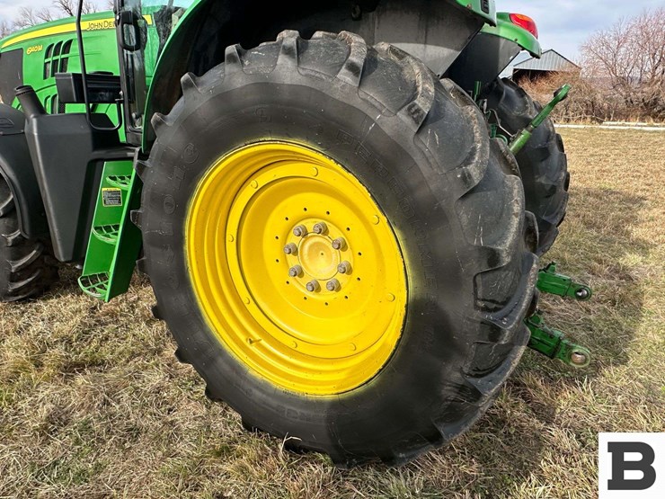 2014-john-deere-6140m-image-24