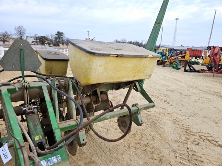 john-deere-7000-image-13