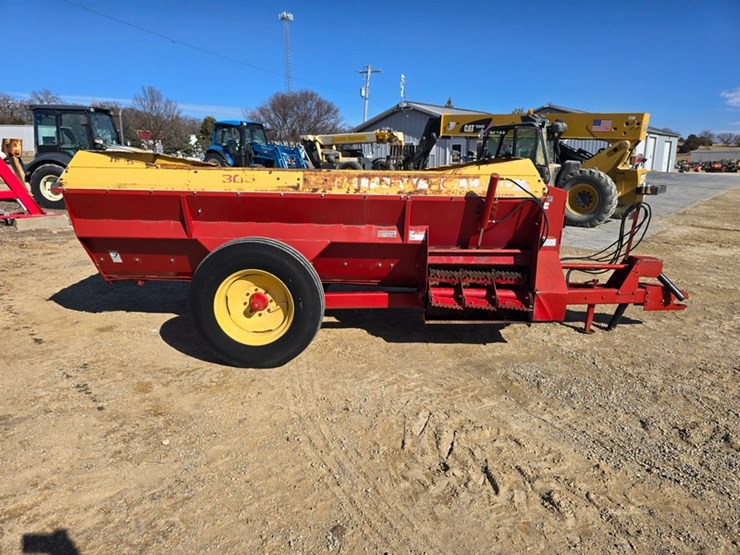 new-holland-305-image-6