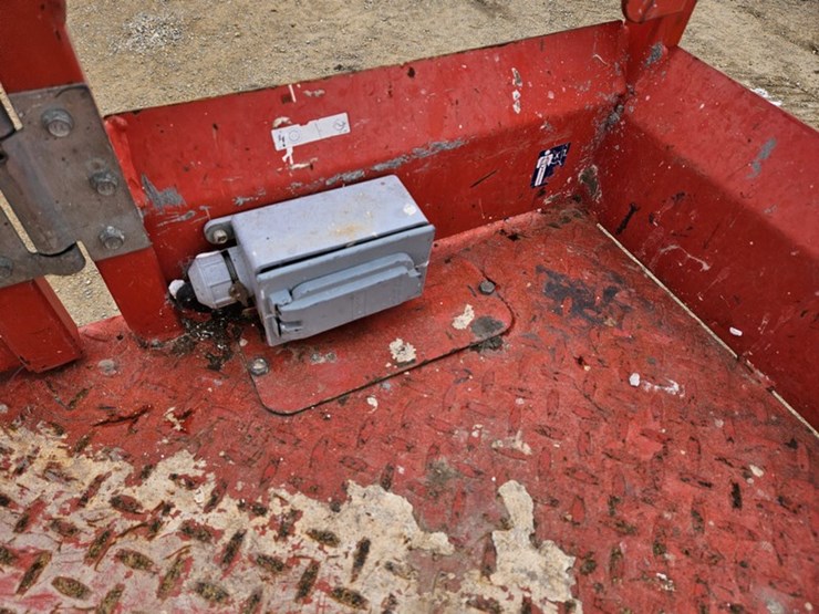 2017-skyjack-sj6832rt-image-29