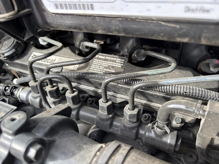 2021-bobcat-s590-image-24